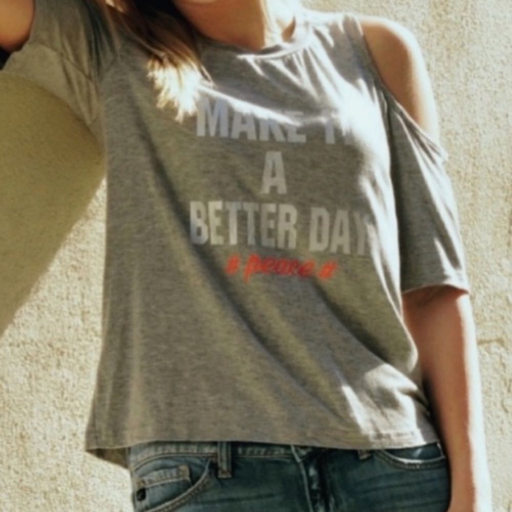 ‎Graphic Cold Shoulder Tee - Picture 6 of 14
